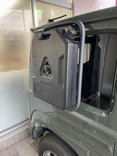 画像をギャラリービューアに読み込む, ガソリン缶、スズキJB64W/74W(ジムニー/ジムニーシエラ)2018年7月以降用【ZOOM Sellection】