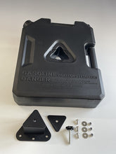 画像をギャラリービューアに読み込む, ガソリン缶、スズキJB64W/74W(ジムニー/ジムニーシエラ)2018年7月以降用【ZOOM Sellection】