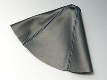 Load image into Gallery viewer, Mazda (NC Roadster, RX-8) (for gated automatic cars) with shift knob and shift boots