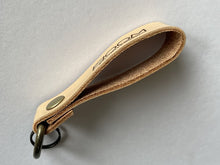 Load image into Gallery viewer, Loop-type key holder (Tanned leather)
